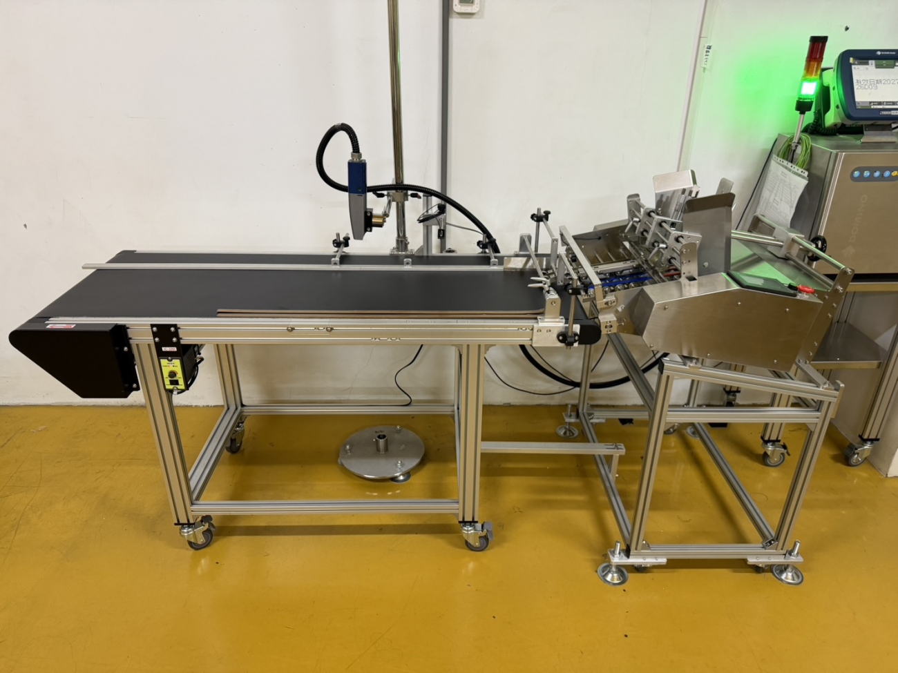 彩盒輸送自動分頁，提升噴印作業效率